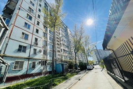 большая трех комнатная квартира